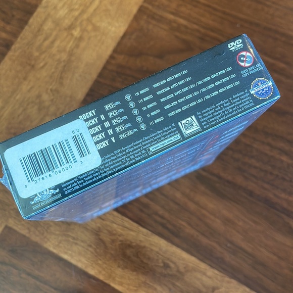 NEVER OPENED ROCKY SYLVESTER STALLONE MOVIE ANTHOLOGY DVD SET - ROCKY I - V - Picture 3 of 9